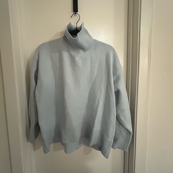 Blue turtleneck - Picture 3 of 3